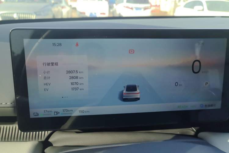 Used Baojun Enjoy 2025 Plug-in Hybrid 140km Luxury Edition Odometer Close Up