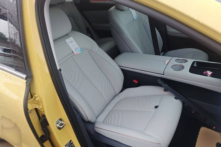 Used Baojun Enjoy 2025 Plug-in Hybrid 140km Luxury Edition Right Front Seat