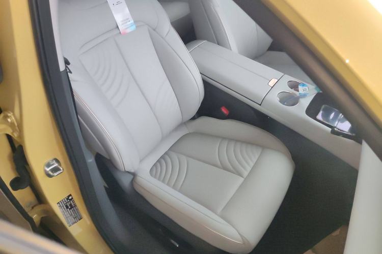 Used Baojun Enjoy 2025 Plug-in Hybrid 140km Luxury Edition Right Front Seat