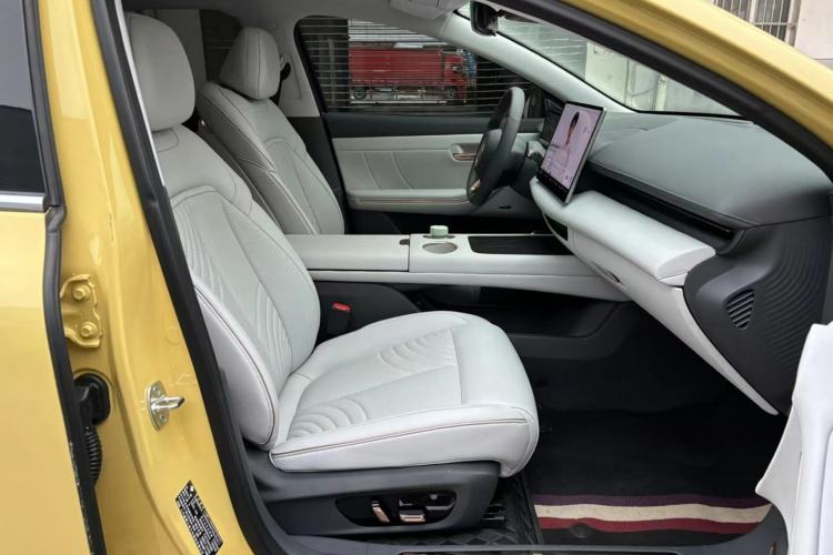 Used Baojun Enjoy 2025 Plug-in Hybrid 140km Luxury Edition Right Front Seat