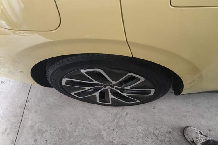 Used Baojun Enjoy 2025 Plug-in Hybrid 140km Luxury Edition Right Rear Wheel Hub