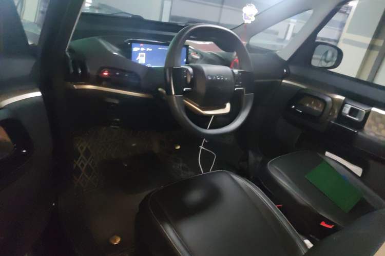 Used Baojun KiWi EV 2021 Designer Lithium Iron Phosphate Center Console