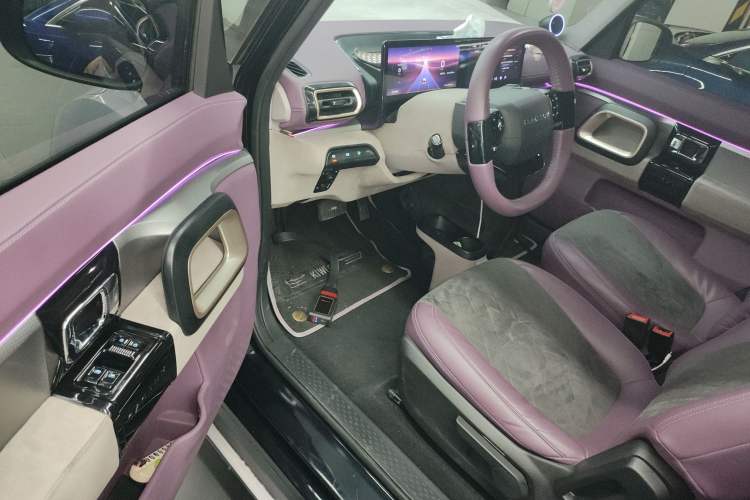 Used Baojun KiWi EV 2023 Smart Luxury Edition Ternary Lithium Interior 3