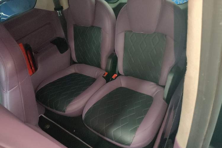 Used Baojun KiWi EV 2023 Smart Luxury Edition Ternary Lithium Interior 4