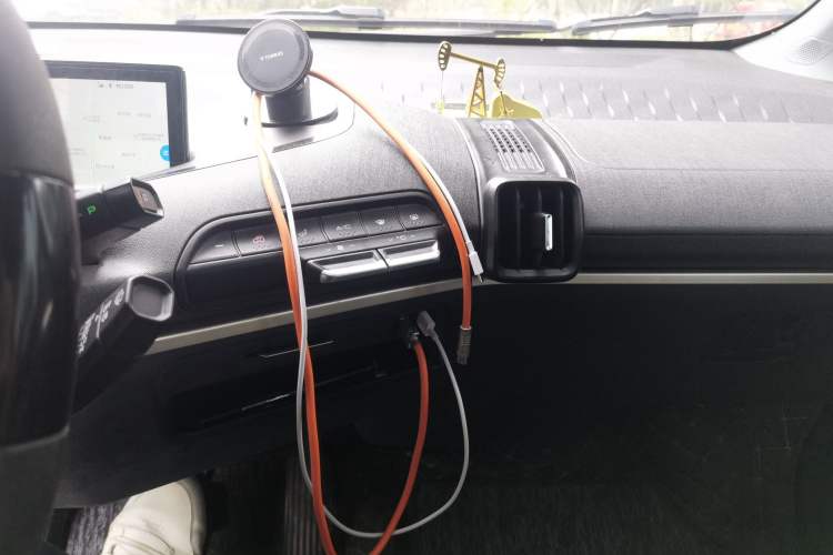 Used Baojun KiWi EV 2021 Artist Model Ternary Lithium Audio And AC Panel