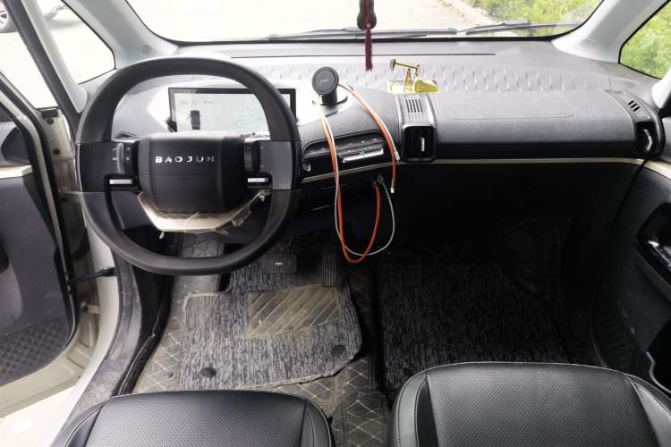 Used Baojun KiWi EV 2021 Artist Model Ternary Lithium Center Console