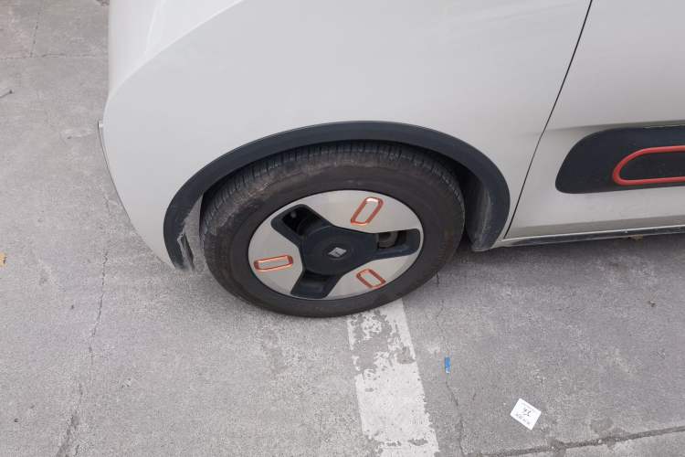 Used Baojun KiWi EV 2021 Artist Model Ternary Lithium Left Front Wheel Hub
