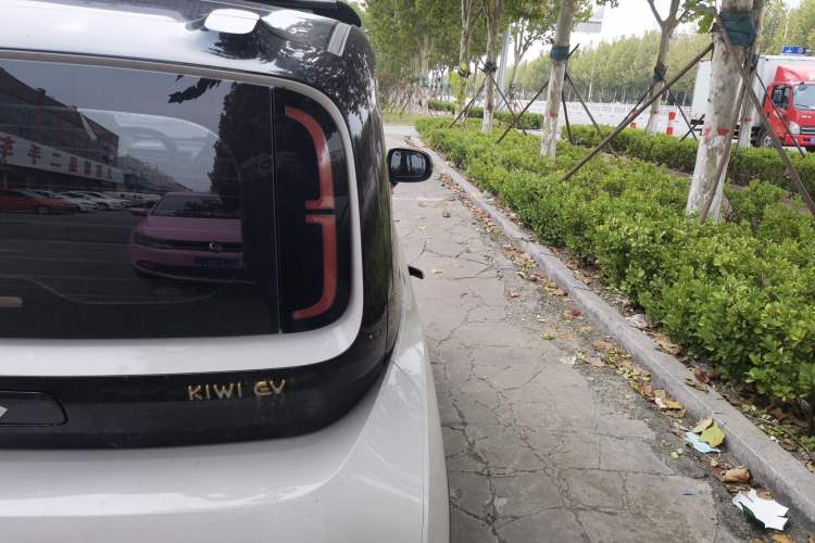 Used Baojun KiWi EV 2021 Artist Model Ternary Lithium Right Rear Taillight