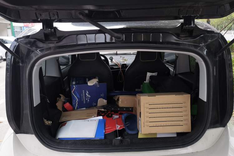 Used Baojun KiWi EV 2021 Artist Model Ternary Lithium Trunk