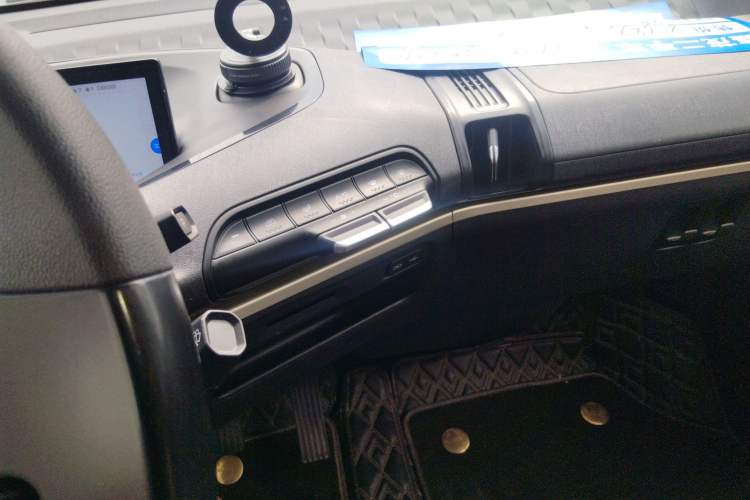 Used Baojun KiWi EV 2021 Designer Lithium Iron Phosphate Audio And AC Panel