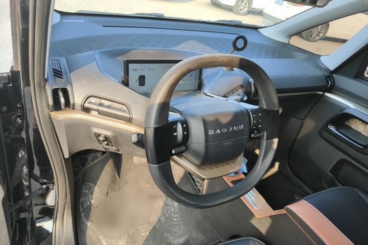 Used Baojun KiWi EV 2021 Artist Model Ternary Lithium Center Console