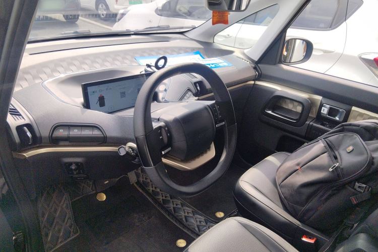 Used Baojun KiWi EV 2021 Designer Lithium Iron Phosphate Center Console