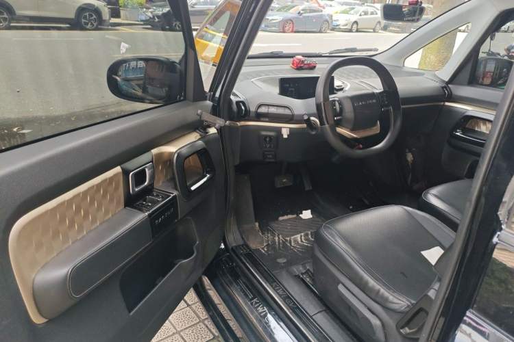 Used Baojun KiWi EV 2021 Artist Model Lithium Iron Phosphate Driver Seat