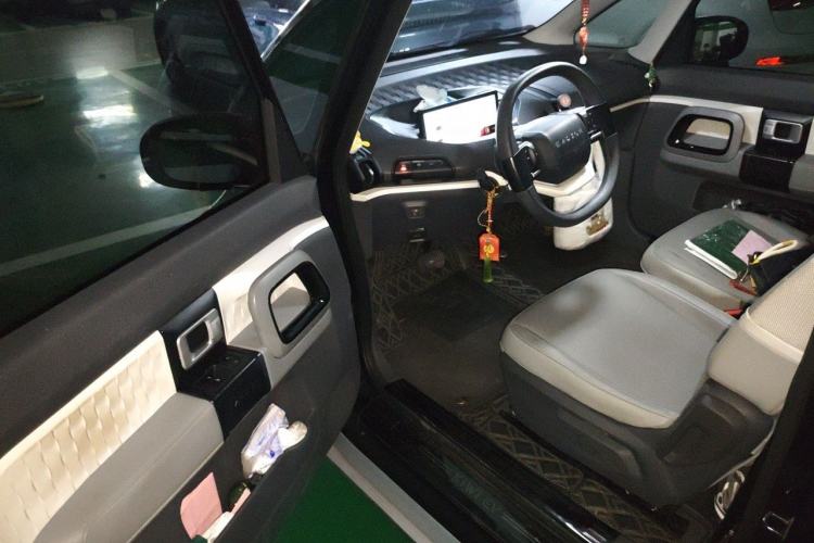 Used Baojun KiWi EV 2021 Artist Model Ternary Lithium Driver Seat