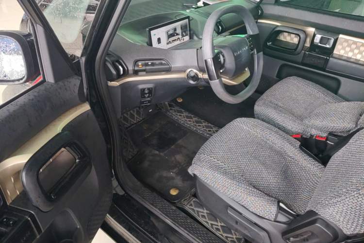 Used Baojun KiWi EV 2021 Artist Model Lithium Iron Phosphate Driver Seat