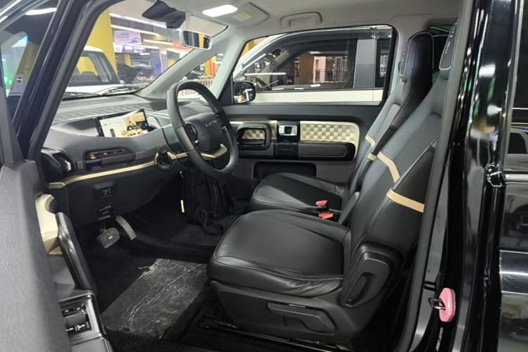 Used Baojun KiWi EV 2021 Designer Ternary Lithium Driver Seat
