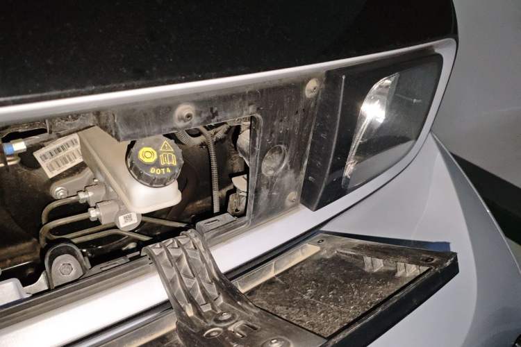 Used Baojun KiWi EV 2021 Artist Model Ternary Lithium Engine Bay Left