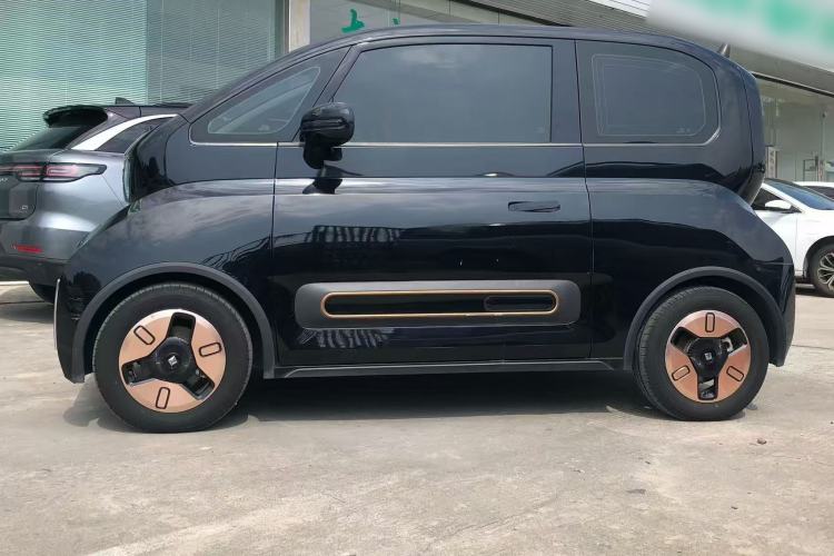 Used Baojun KiWi EV 2021 Designer Lithium Iron Phosphate Exterior 3