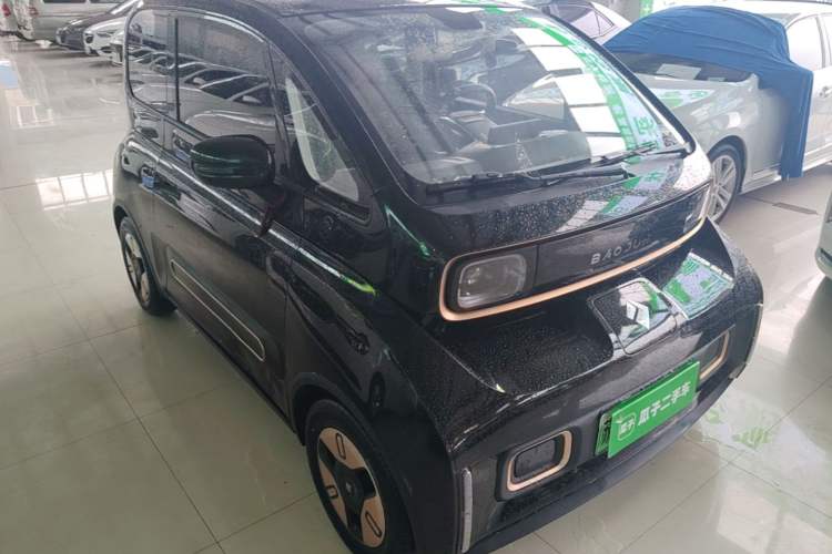 Used Baojun KiWi EV 2021 Artist Model Lithium Iron Phosphate Front Right 45 Deg