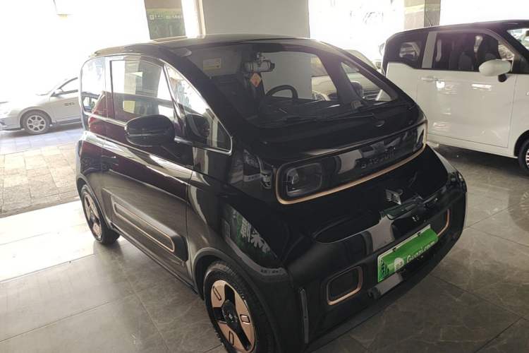 Used Baojun KiWi EV 2021 Artist Model Ternary Lithium Front Right 45 Deg