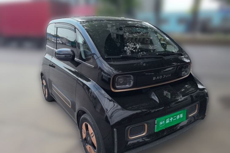 Used Baojun KiWi EV 2021 Artist Model Ternary Lithium Front Right 45 Deg