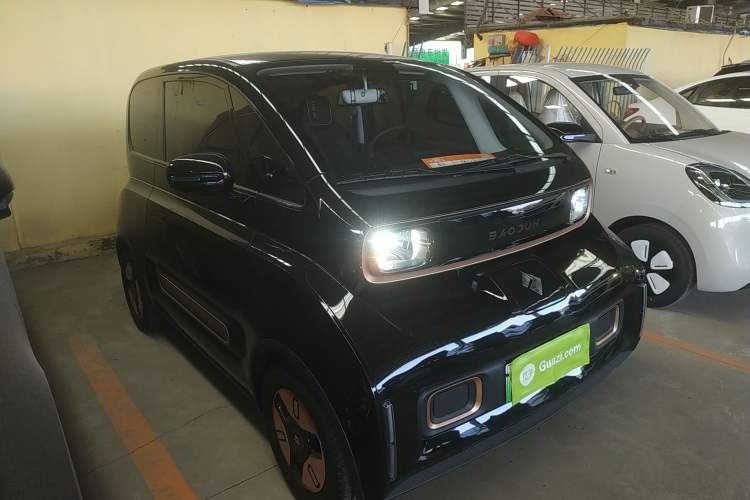 Used Baojun KiWi EV 2021 Designer Ternary Lithium Front Right 45 Deg