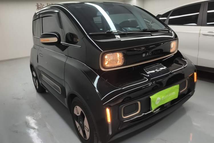 Used Baojun KiWi EV 2021 Designer Lithium Iron Phosphate Front Right 45 Deg