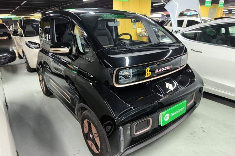 Used Baojun KiWi EV 2021 Designer Ternary Lithium Front Right 45 Deg