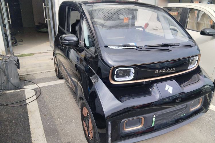 Used Baojun KiWi EV 2021 Designer Lithium Iron Phosphate Front Right 45 Deg