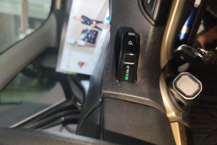 Used Baojun KiWi EV 2021 Designer Lithium Iron Phosphate Gear Lever