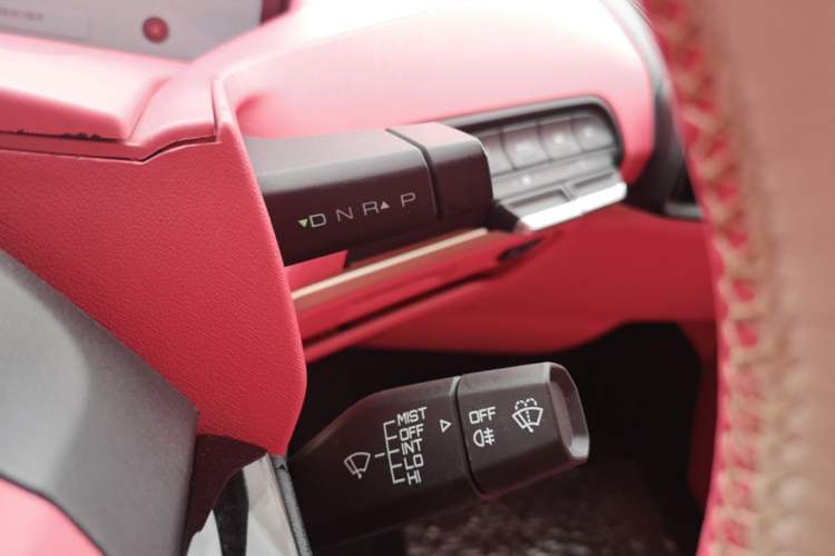 Used Baojun KiWi EV 2021 Artist Model Ternary Lithium Gear Lever