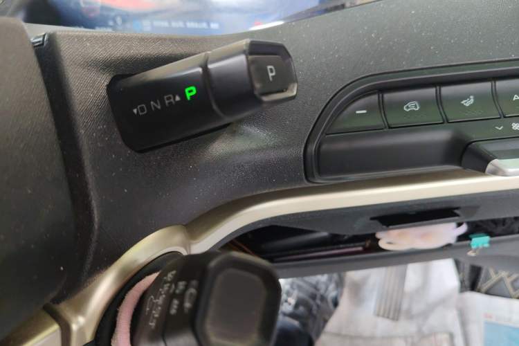 Used Baojun KiWi EV 2021 Designer Lithium Iron Phosphate Gear Lever