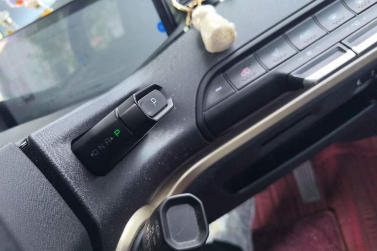 Used Baojun KiWi EV 2021 Artist Model Ternary Lithium Gear Lever