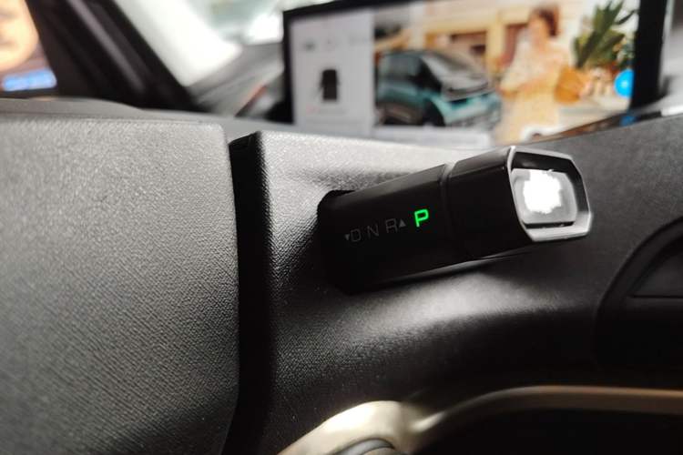 Used Baojun KiWi EV 2021 Artist Model Ternary Lithium Gear Lever