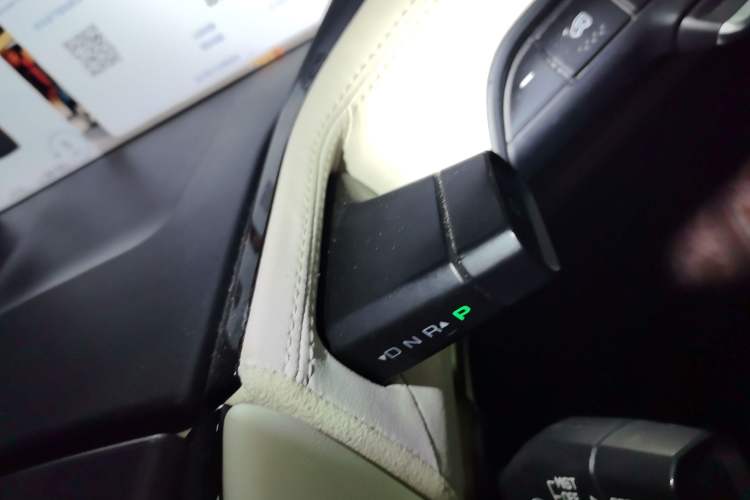 Used Baojun KiWi EV 2021 Artist Model Lithium Iron Phosphate Gear Lever