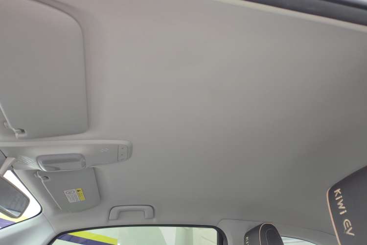 Used Baojun KiWi EV 2021 Artist Model Ternary Lithium Headliner