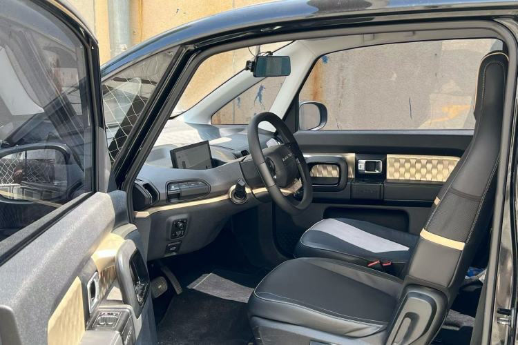 Used Baojun KiWi EV 2021 Artist Model Ternary Lithium Interior 1