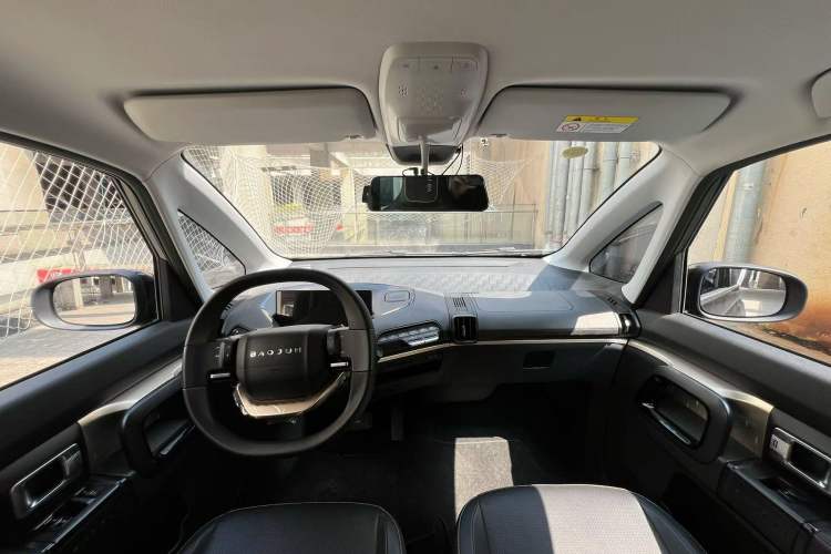 Used Baojun KiWi EV 2021 Artist Model Ternary Lithium Interior 2