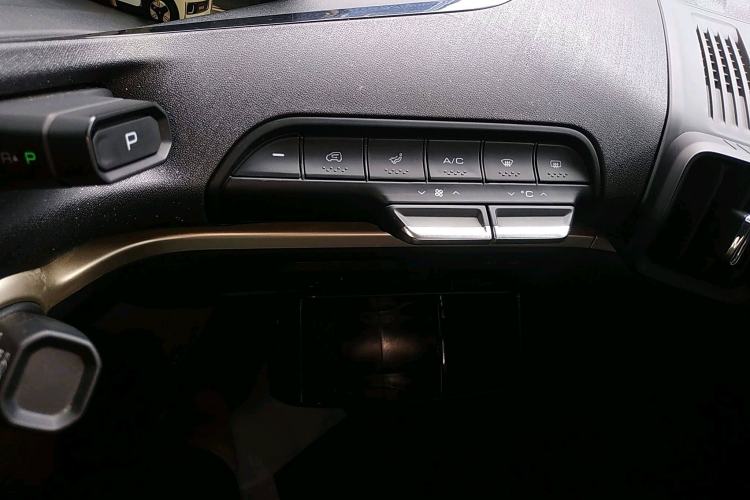 Used Baojun KiWi EV 2021 Artist Model Ternary Lithium Interior 3