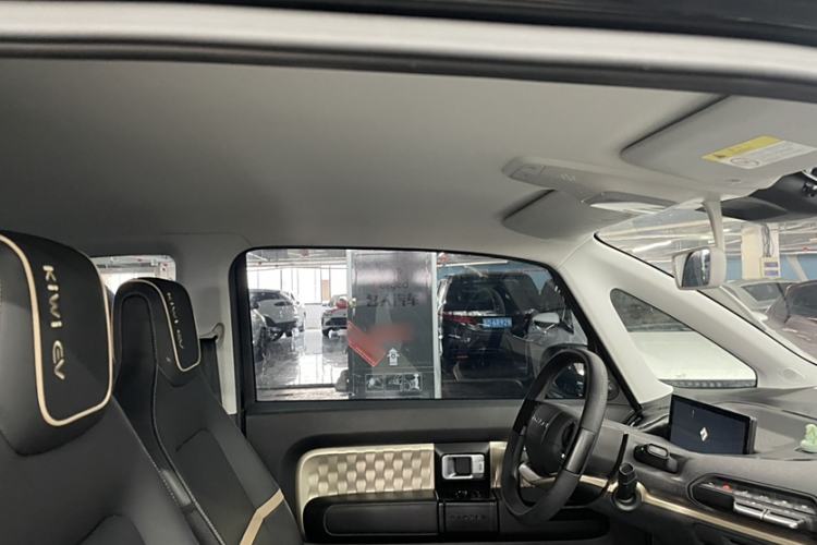 Used Baojun KiWi EV 2021 Artist Model Lithium Iron Phosphate Interior 5