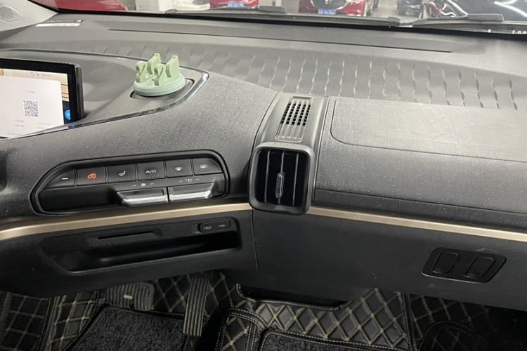 Used Baojun KiWi EV 2021 Artist Model Lithium Iron Phosphate Interior 6