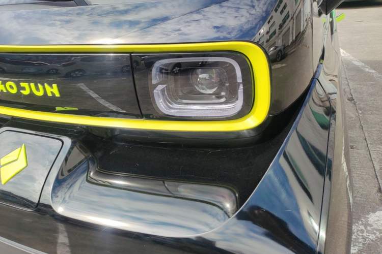 Used Baojun KiWi EV 2021 Artist Model Lithium Iron Phosphate Left Front Headlight