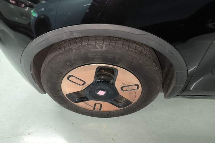 Used Baojun KiWi EV 2021 Designer Ternary Lithium Left Front Wheel Hub