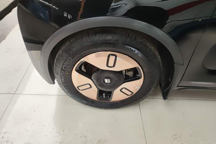 Used Baojun KiWi EV 2021 Artist Model Ternary Lithium Left Front Wheel Hub