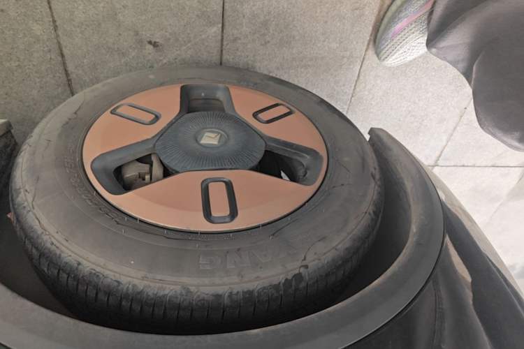 Used Baojun KiWi EV 2021 Designer Ternary Lithium Left Front Wheel Hub