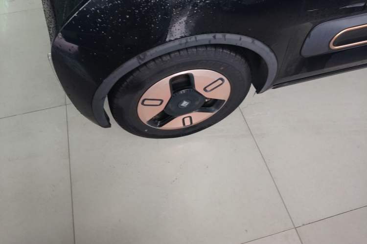 Used Baojun KiWi EV 2021 Artist Model Lithium Iron Phosphate Left Front Wheel Hub