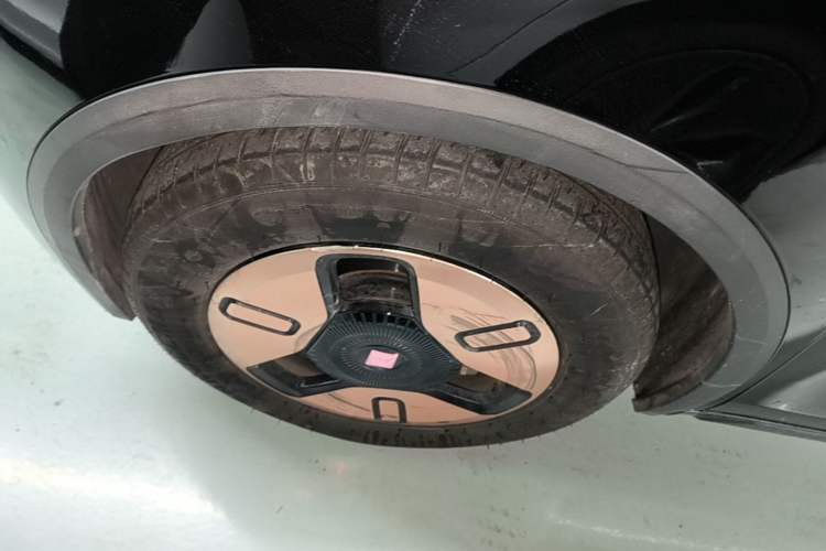Used Baojun KiWi EV 2021 Designer Ternary Lithium Left Front Wheel Hub