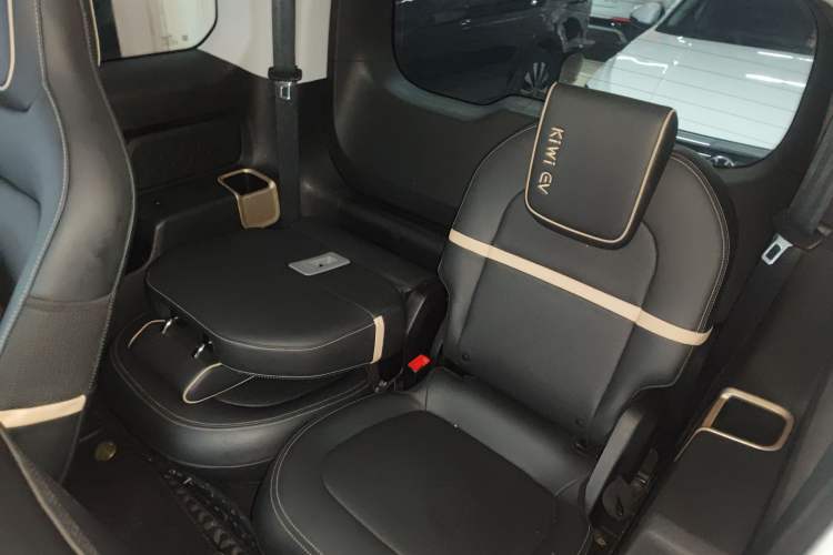 Used Baojun KiWi EV 2021 Artist Model Ternary Lithium Left Rear Seat
