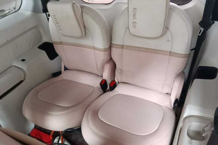 Used Baojun KiWi EV 2021 Artist Model Lithium Iron Phosphate Left Rear Seat