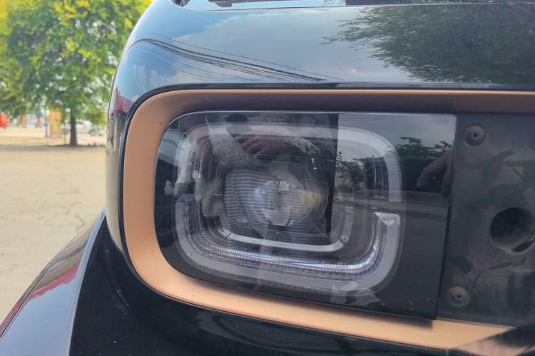Used Baojun KiWi EV 2021 Artist Model Ternary Lithium Right Front Headlight